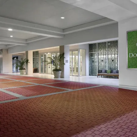 Doubletree By Hilton At The Entrance To Universal Orlando-3