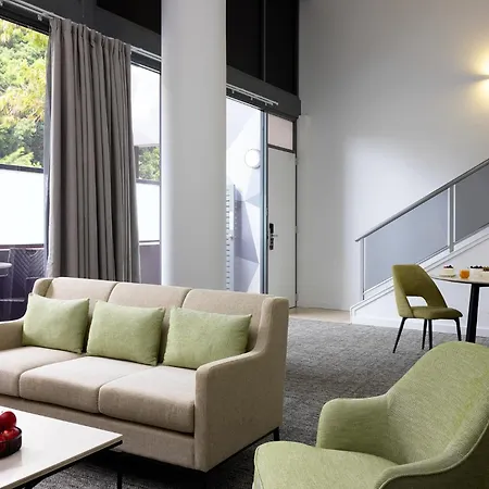 Meriton Suites Waterloo-2