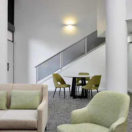 Meriton Suites Waterloo-3