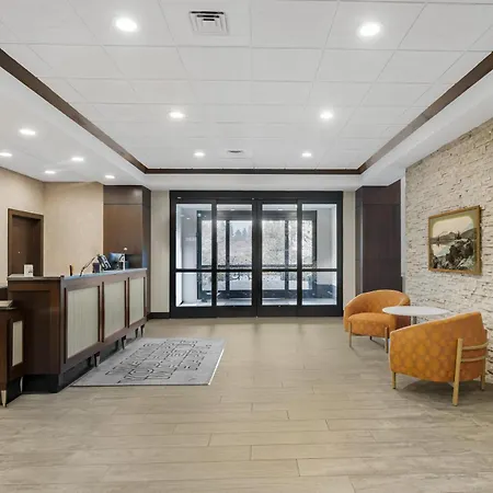 Hampton Inn & Suites Bend-2
