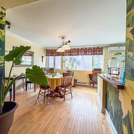 Maison Des Jardins B & B-3