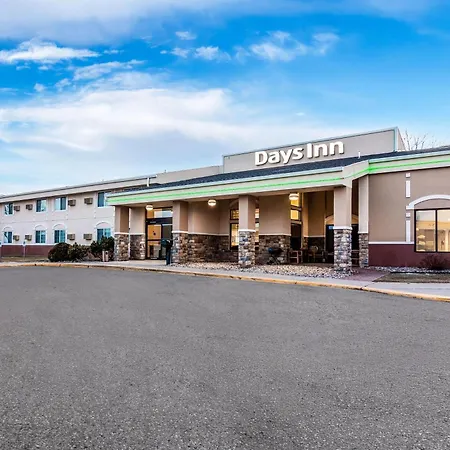 Days Inn By Wyndham Minot-3