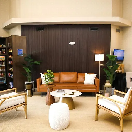 Holiday Inn Express & Suites Naples Downtown - 5Th Avenue By Ihg-3