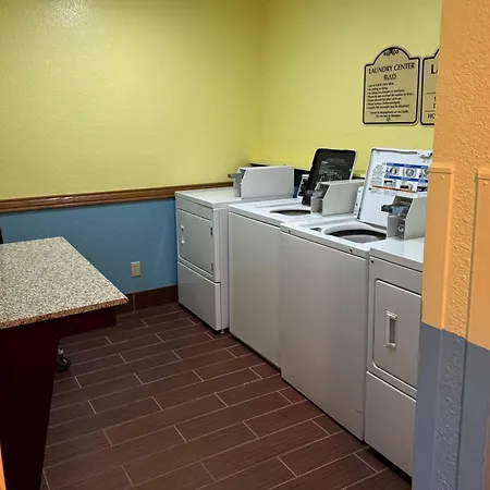 Days Inn By Wyndham Sault Ste Marie Mi-2
