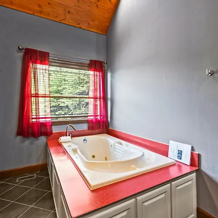 The King Of The Mountain - 6617 Sq Ft Sleeps 22 Amazing Mountain Views, Private Indoor Pool-2