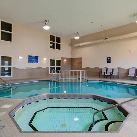 Days Inn & Suites By Wyndham Brandon-2