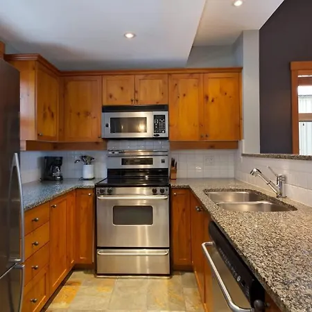 Beautifully Renovated, Fantastic Views Ski In Out 3 Beds - Mountain Star-3