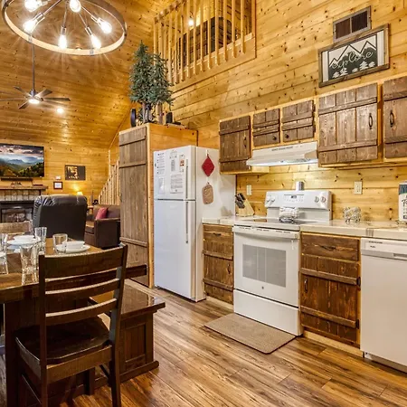 Sweet Seclusion, Hot Tub, Air Hockey, Wifi, 560 Free Tickets Each Paid Day-3