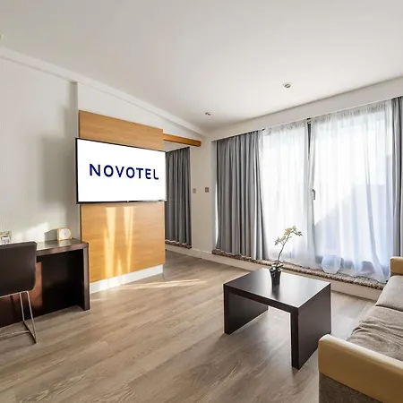 Novotel Cardiff Centre-3