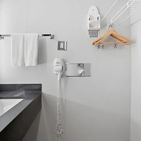 Seven Oaks Hotel Regina, Surestay Collection By Best Western-2