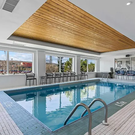 Sandman Hotel & Suites Calgary West-2