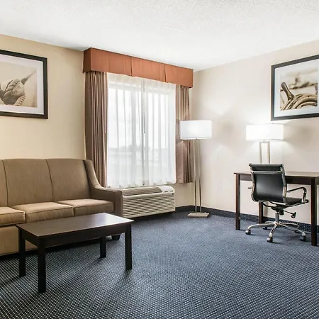 Quality Inn & Suites Anderson I-69-2