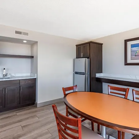 Coastal Hotel & Suites Virginia Beach - Oceanfront-2