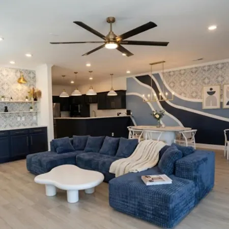 Luxurious Home With Theatre Room-2