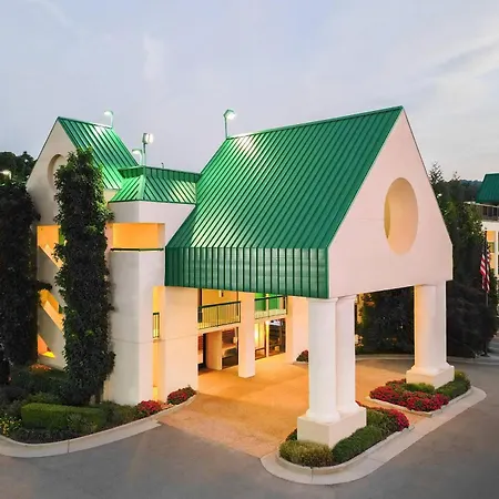 Quality Inn Near The Island Pigeon Forge-3