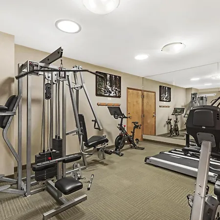 Best Western Plus Silver Saddle Inn-2