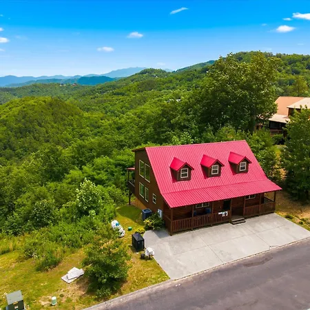 Heavenly Daze Amazing Mountain View, Hot Tub, Game Room!-3