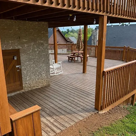 Deer Run, Free Attraction Tickets, Hot Tub, Wifi, Resort Playground, Near Dollywood!!!-3
