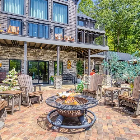 Alpine Splash - Luxury - Private Indoor Pool, Theatergaming, Large Yard, Pond, Basketball Court!!!-2