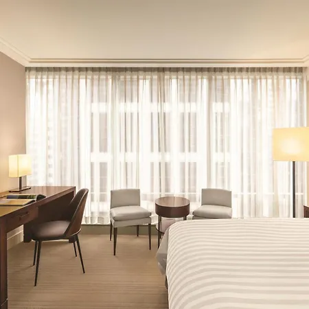 Hyatt Vancouver Downtown Alberni-3