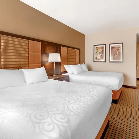 Best Western Plus Hinton Inn & Suites-2