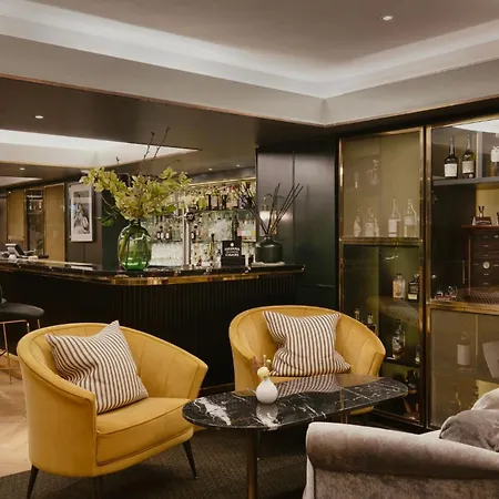 The Athenaeum Hotel & Residences-3