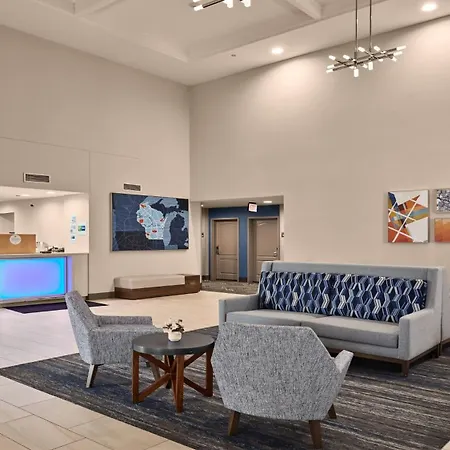 Holiday Inn Express Hotel & Suites Milwaukee Airport By Ihg-2