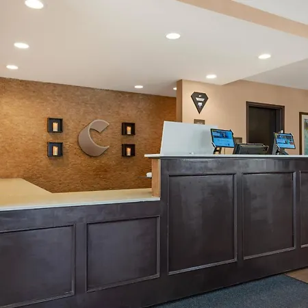 Comfort Inn & Suites Calgary Airport - North-3