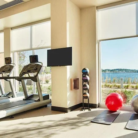 Courtyard By Marriott Erie Bayfront-3