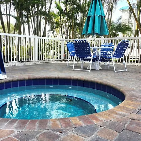 Steps To Beach Pool & Hot Tub Beach Gear-3