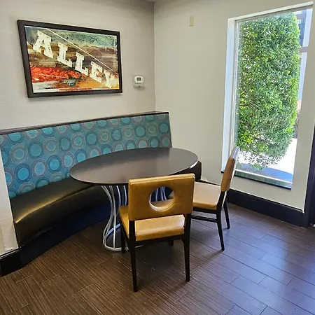Club Hotel Nashville Inn & Suites-2