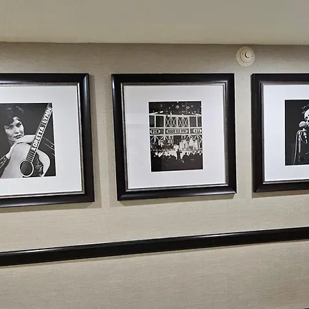 Club Hotel Nashville Inn & Suites-3