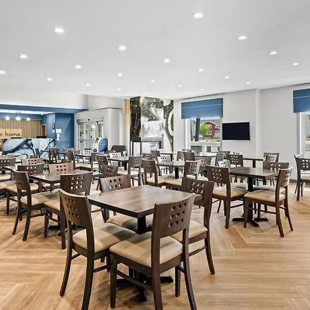 Home Inn & Suites Regina Airport-2