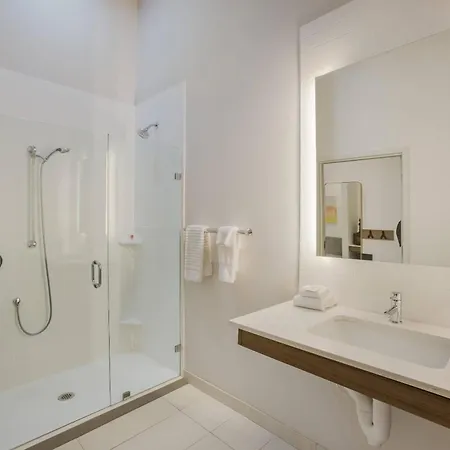 Comfort Inn & Suites Gaylord-3
