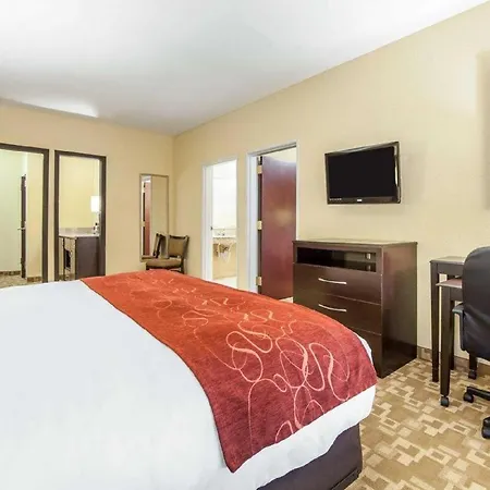 Comfort Suites-3