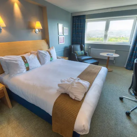 Holiday Inn Edinburgh Zoo By Ihg-3