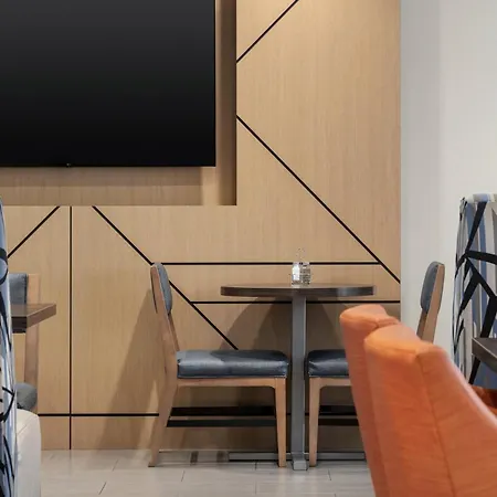 Holiday Inn Express & Suites Vaughan-Southwest By Ihg-2