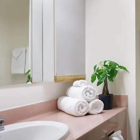 Cartier Place Suite Hotel-2