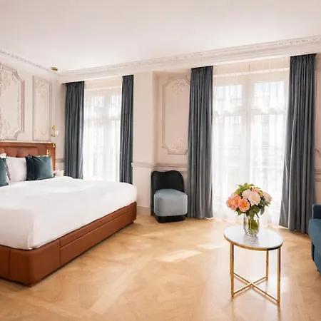 Le Triomphe Paris-2