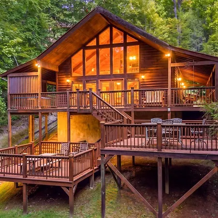 Amazing Grace - Hot Tub, Stone Firepit & Arcade Loft Near Pigeon Forge-2