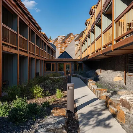 Otter Hotel-2