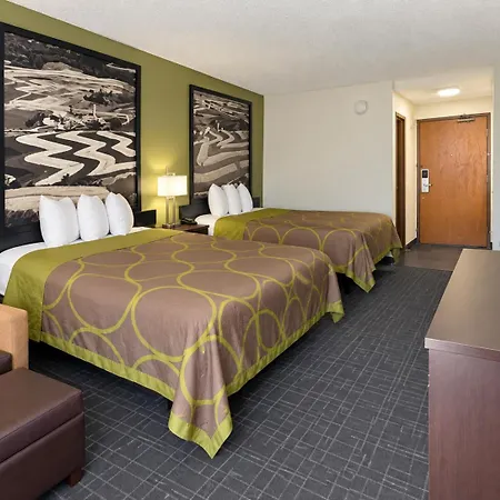 Super 8 By Wyndham Madison South-2