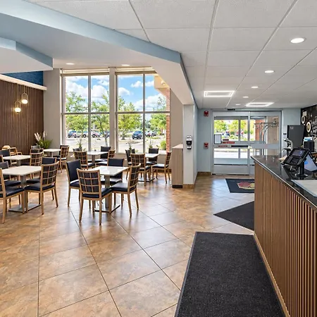 Super 8 By Wyndham Madison South-3