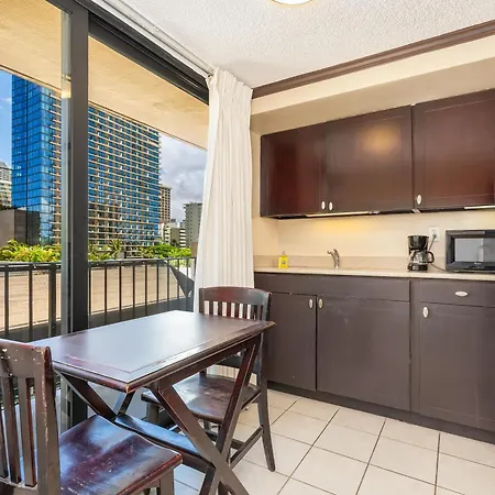 Castle Bamboo Waikiki Hotel-3