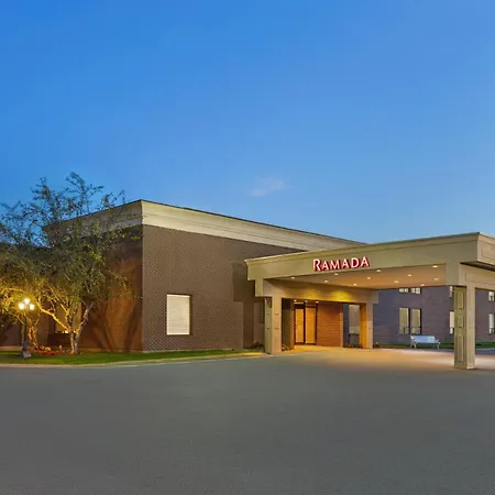 Ramada By Wyndham Fredericton-3