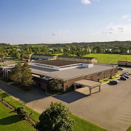 Ramada By Wyndham Fredericton-2