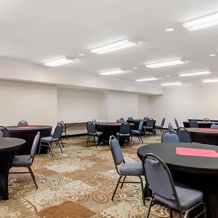 Quality Inn & Suites Denver International Airport-3