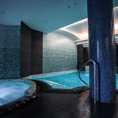 Quay West Suites Melbourne-3
