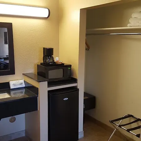 Anaheim Astoria Inn & Suites-3