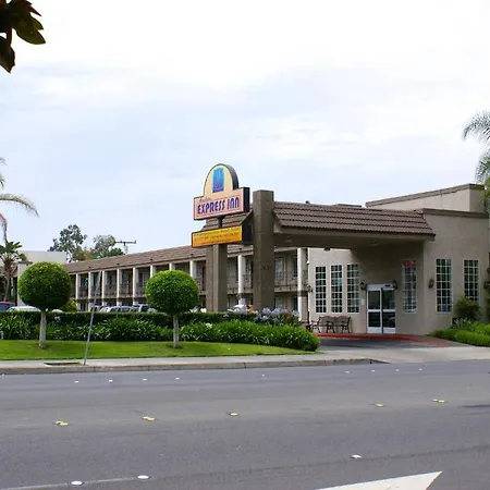 Queens Inn Anaheim-3